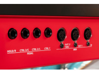 Roland V-STAGE 88 secção ligações MIDI e pedais de controlo