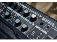 <b>BOSS CUBE STREET II RED coluna amplificada portátil vermelha</b>