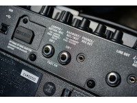 <b>BOSS CUBE STREET II RED coluna amplificada portátil vermelha</b>