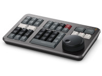 Blackmagic Design  DaVinci Resolve Speed Editor - Teclado adaptado para editores profissionais DaVinci Resolve, Com teclas dedicadas e um botão jog/shuttle de alta qualidade, Porta USB-C, Consumo de energia: Máximo 4 W, Compatível com Mac 10.15 Ca...