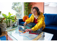 <b>Roland E-4 VOICE TWEAKER Processador Voz Portátil Auto-Pitch Vocoder Looper AIRA COMPACT</b>