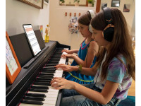 <b>Roland RP-107 Piano Eletrónico preto USB Bluetooth 88 teclas app Roland Piano BEST-SELLER</b>