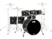 <b>DW PDP CONCEPT Maple CM7 SATIN BLACK</b> Kit 7-pcs - PDP CM7 Concept Maple Series Acabamento Ply, Cor: Preto acetinado, Conchas laminadas, Ferragens de concha cromadas, 100% cascos de madeira de bordo, Toms e bombo 7 camadas, 