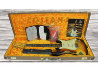 fender-custom-shop-1960-heavy-relic-faded-aged-3-color-sunburst_61a898f36e817.jpg