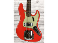 Fender Custom Shop 64 Jazz Bass Journeyman Aged Fiesta Red - Corpo: Alder, Braço: Quarter Sawn Maple, Construção: Bolt-On, Fretboard: Rosewood AAA, Comprimento da Escala: 864mm (34), Inlays:Vintage Clay, 