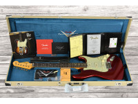 fender-custom-shop-limited-edition-63-stratocaster-journeyman-candy-apple-red_69315d2a3e819.jpg