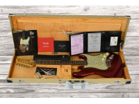 fender-custom-shop-limited-edition-63-stratocaster-journeyman-candy-apple-red_69315d4b10f0a.jpg