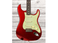 Fender Custom Shop Limited Edition 63 Stratocaster Journeyman Candy Apple Red - Made in USA, Corpo: Alder, Braço: Rift Sawn Maple, Perfil do braço: 60 Style Oval C, Construção: Bolt-On, Escala: AAA Rosewood, 