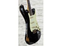 fender-custom-shop-michael-landau-signature-1968-relic-black_60fff939032da.jpg