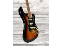 fender-fsr-player-gold-hardware-pau-ferro-fb-3-tone-sunburst_64149deae761a.jpg