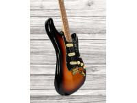 fender-fsr-player-gold-hardware-pau-ferro-fb-3-tone-sunburst_64149df4781e5.jpg
