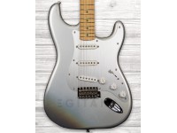 fender-her-strat-chrome-glow_5fbfda324ebed.jpg