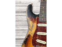 fender-limited-edition-roasted-61-super-heavy-relic-flat-lam-rosewood-fingerboard-aged-3-color-sunburst_63d7d45474143.jpg