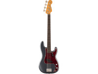 Limited Edition Vintera II Road Worn 60s Precision Charcoal Frost Metallic - Edição limitada Fender Vintera II Road Worn '60s Precision Bass, Corpo em amieiro, Acabamento Road Worn em laca de nitrocelulose, Braço em maple com perfil Early '60s C, Escala em rosewood slab, Ra...