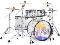 <b>DW PDP 25th ANNIVERSARY LIMITED EDITION</b> Kit 5-pcs Tarola incluída  - PDP EDIÇÃO LIMITADA 25º ANIVERSÁRIO Kit Bateria 5-Peças, Timbalões 10“ e 12”, Timbalão chão 16“, Bombo 22”, Tarola 14, Dísticos 25º Aniversário PDP + Pele Bombo com Design Exclusivo, Cascos em Acrí...