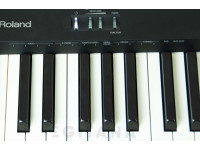 roland-fp-10-bk-painel-de-controlos_630e0917f12fb.jpg