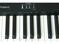 roland-fp-10-bk-piano-digital-eletrico-bluetooth-portatil-colunas-tablet_616e8e598903e.jpg