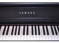 yamaha-clp-675-b_5e7dcc3e8a003.jpg