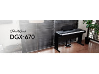 Yamaha  DGX-670 B Bundle